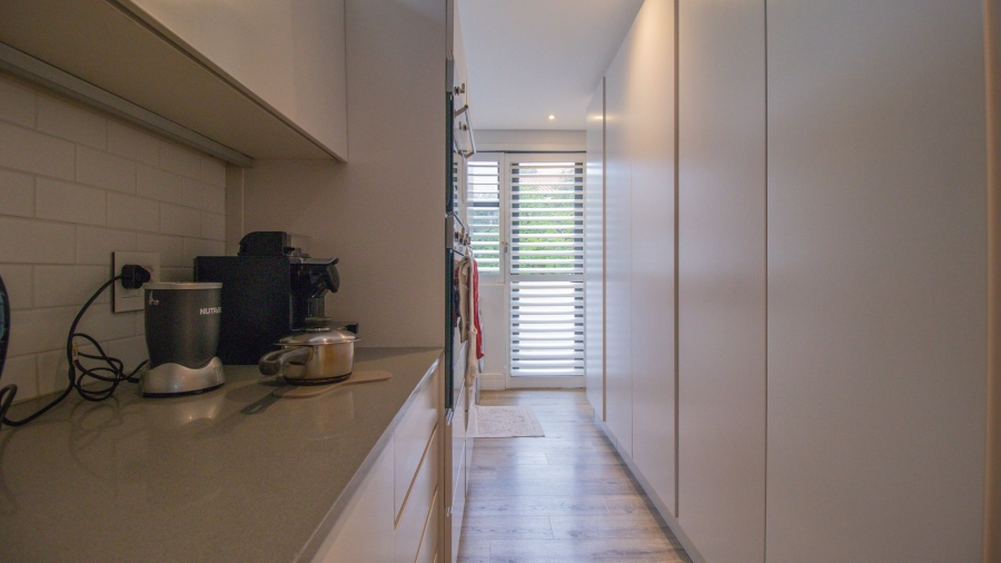 To Let 2 Bedroom Property for Rent in Fresnaye Western Cape